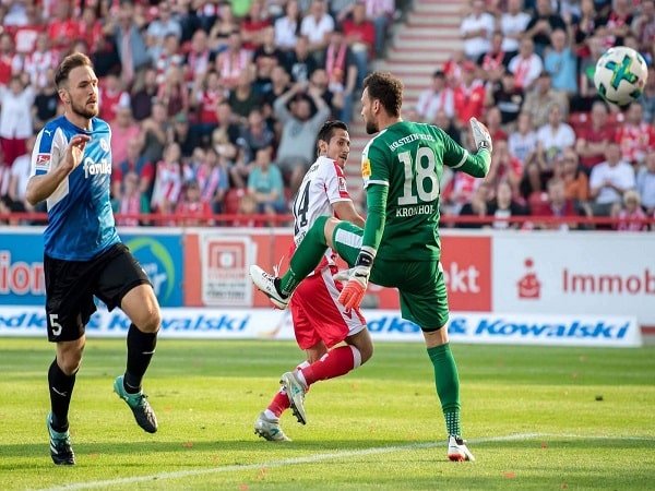 Soi-keo-Hannover-vs-Kiel-02h30-ngay-3-3-hang-hai-Duc-1-min