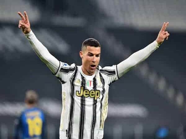 Những kỷ lục của Ronaldo đang nắm giữ trong sự nghiệp là gì?