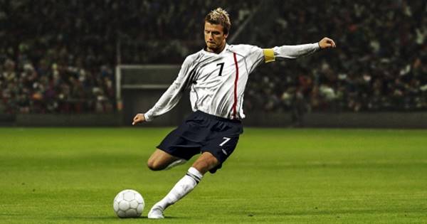 Kỹ thuật đá phạt của Beckham