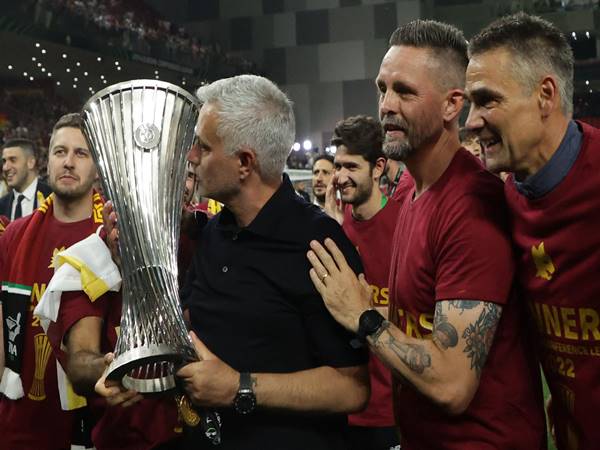 Những thành tích nổi bật HLV Mourinho đã từng đạt được