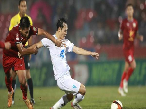 Bóng đá VN: Tiền đạo Văn Toàn tiến hành phẫu thuật