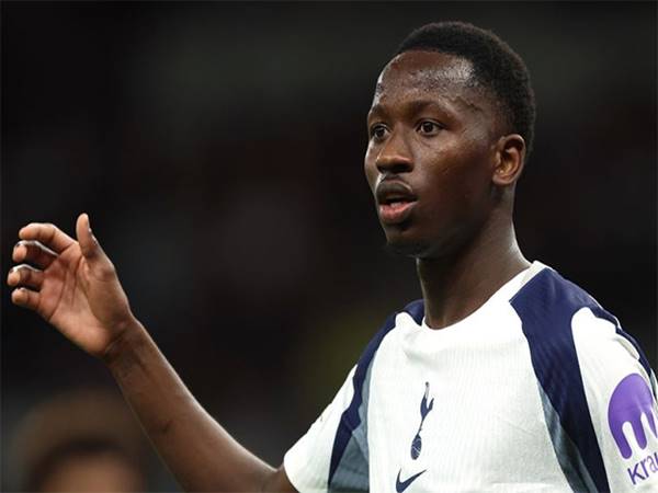 Tin Tottenham: HLV Frank xác nhận Pape Sarr chấn thương nhẹ