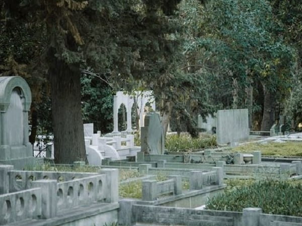 Nằm mơ thấy bãi tha ma là điềm tốt hay xấu?