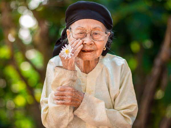 Mơ thấy mình trở thành người già