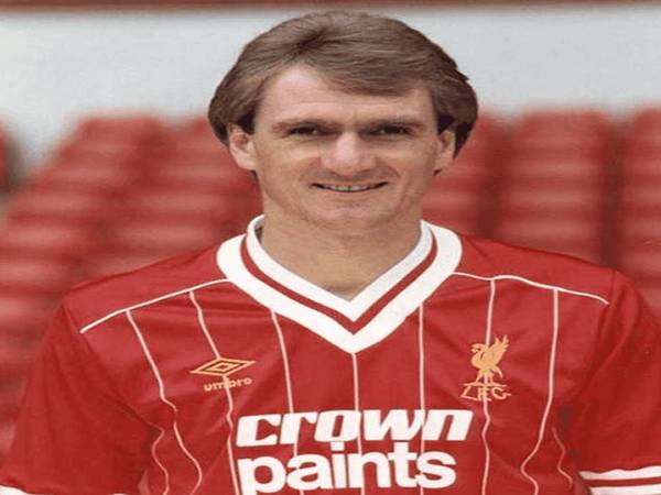 Phil Thompson – Thủ lĩnh hàng phòng ngự thời kỳ vàng son